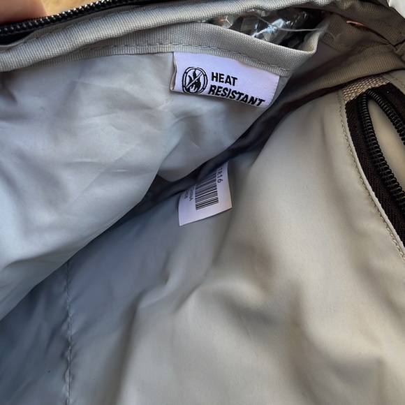 Pivot Point heavy duty, water-resistant backpack - Picture 4 of 9